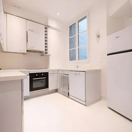 Tbs 325 - Superb With Eiffel Tower View