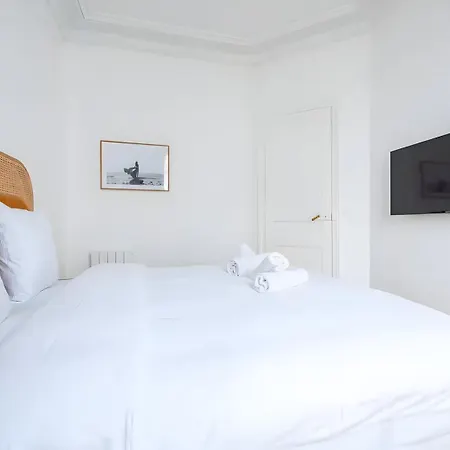 Apartment Tbs 325 - Superb With Eiffel Tower View Paris